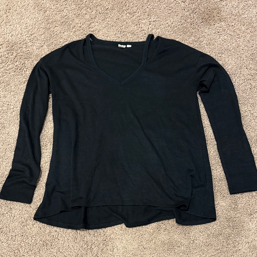 GAP Women's Lightweight V-Neck Sweater